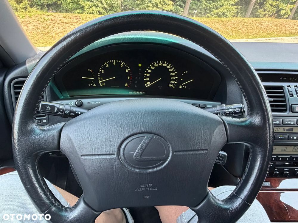 Lexus LS - 19