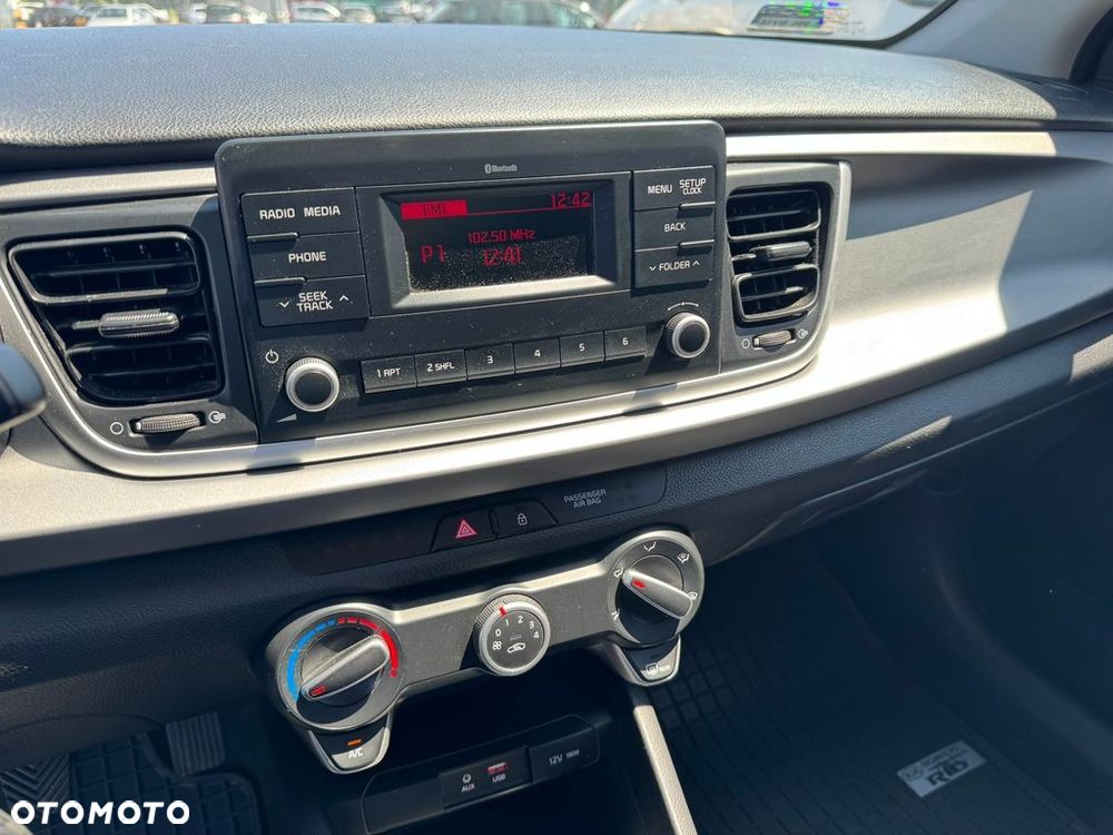 Kia Rio 1.2 M - 11