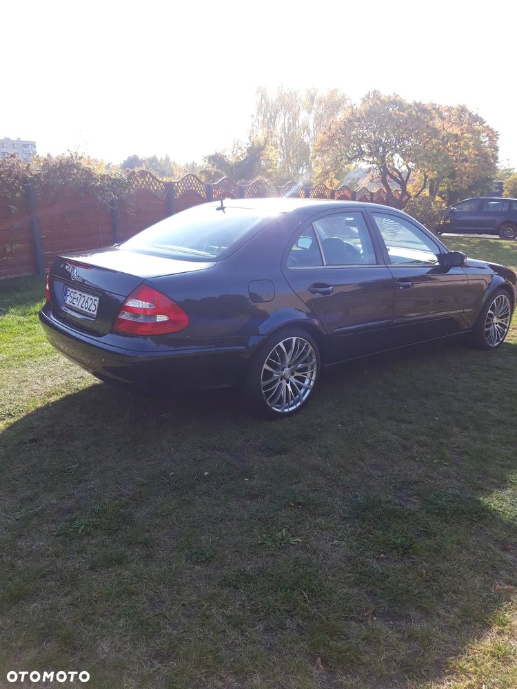 Mercedes-Benz E-Class 2003 photo 4
