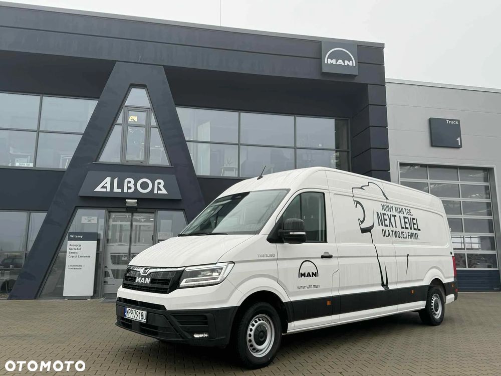 MAN TGE 3.180 FURGON 4x2F SB
