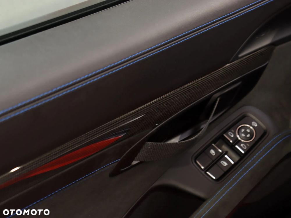 Porsche 718 Spyder - 23