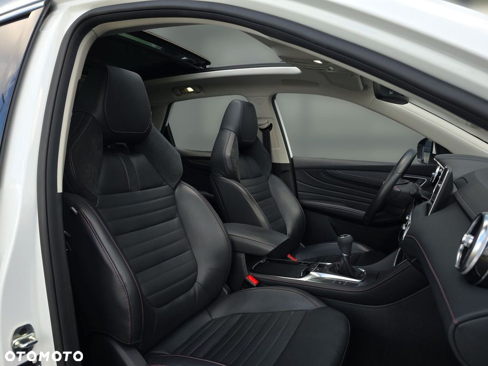 MG HS 1.5 T-GDI Exclusive - 27