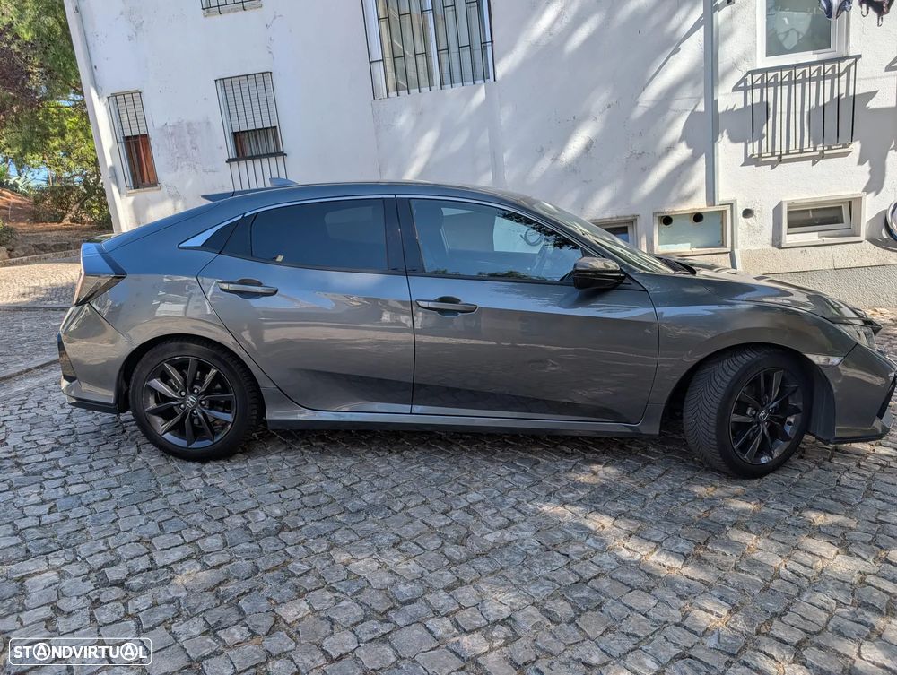 Honda Civic 1.0 i-VTEC Elegance Navi CVT - 4