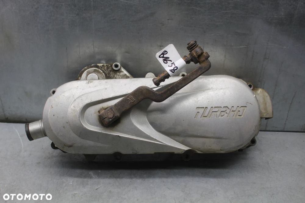 Skuter 125 4t chiński dekiel pokrywa silnika - 1