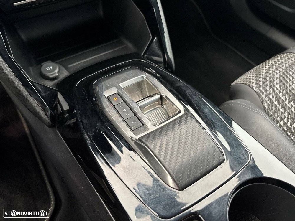 Peugeot 2008 1.2 PureTech GT EAT8 - 18