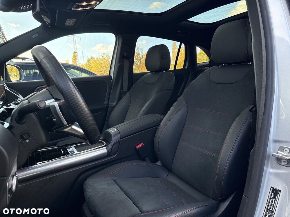 Mercedes-Benz GLA - 12