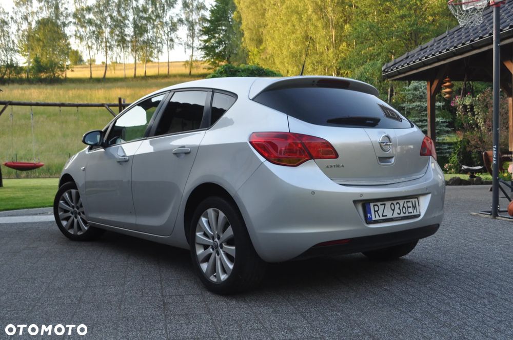 Opel Astra 1.6 Cosmo - 4