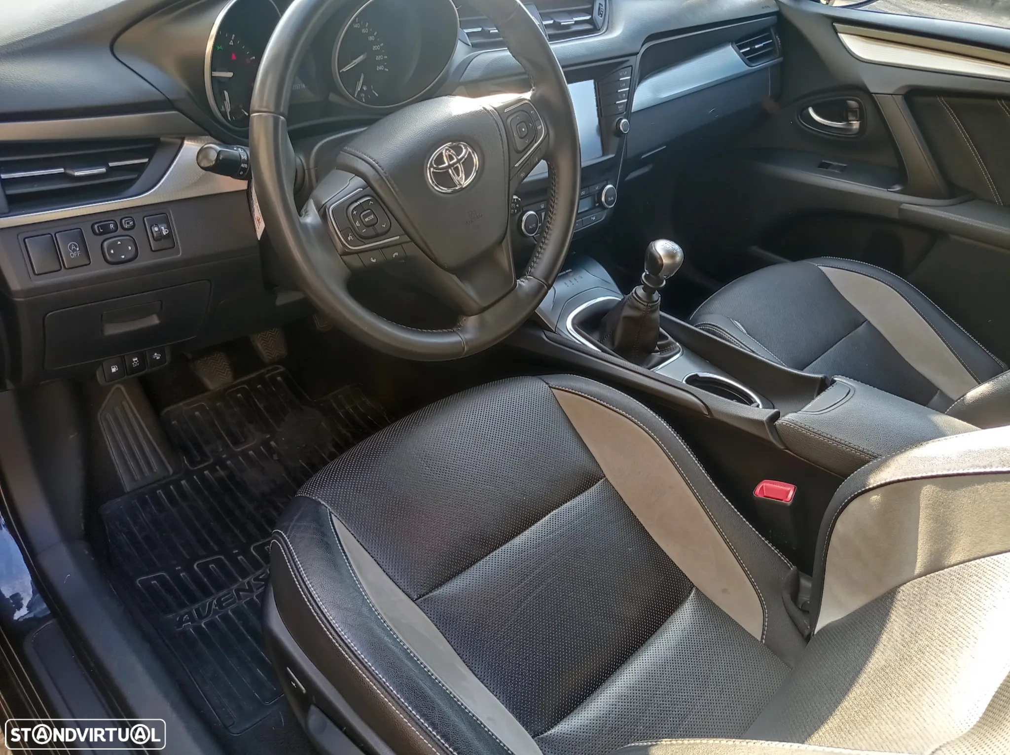 Toyota Avensis Touring Sports 1.6 D-4D Luxury+GPS - 12