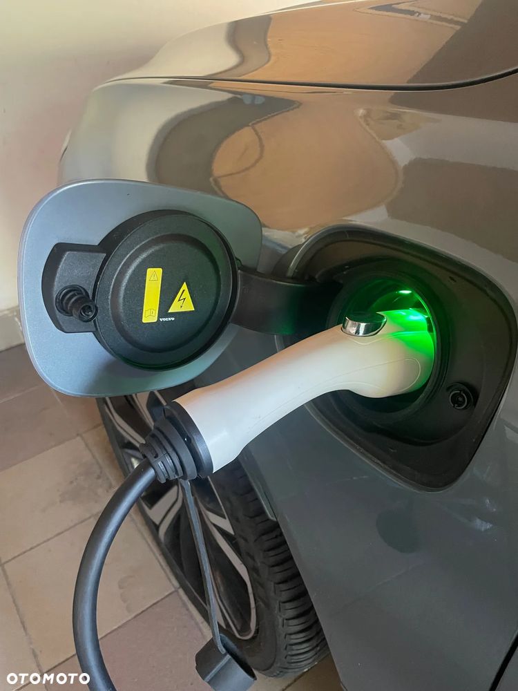 Volvo XC 60 T8 AWD Recharge Plus Dark - 23