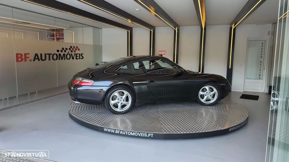 Porsche 911 (996) Carrera - 9