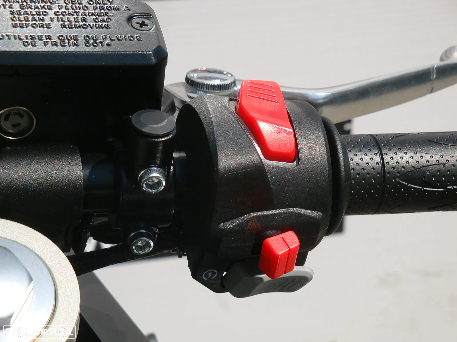 QJ Motor SRK 125R - 9