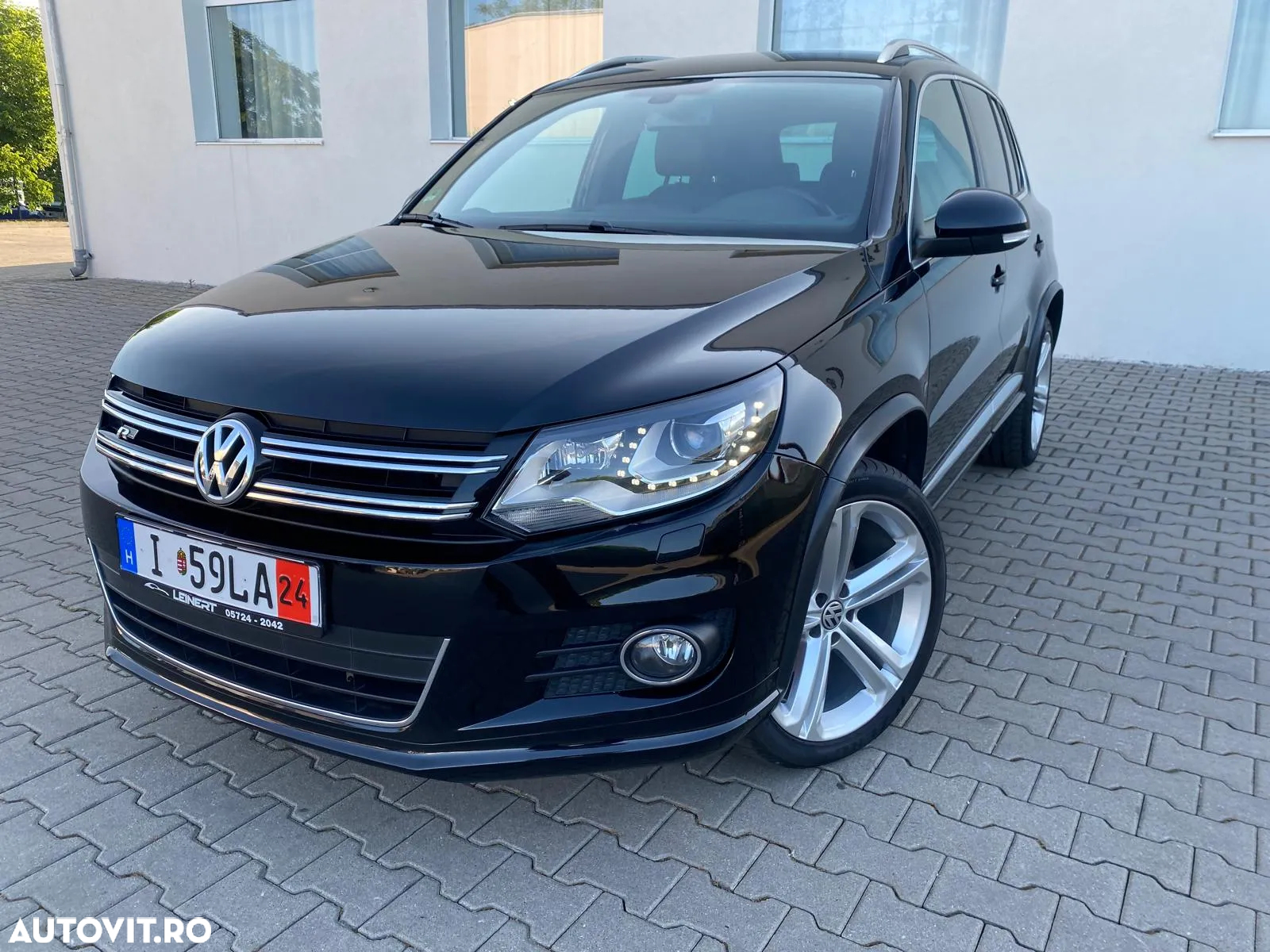 Volkswagen Tiguan - 2