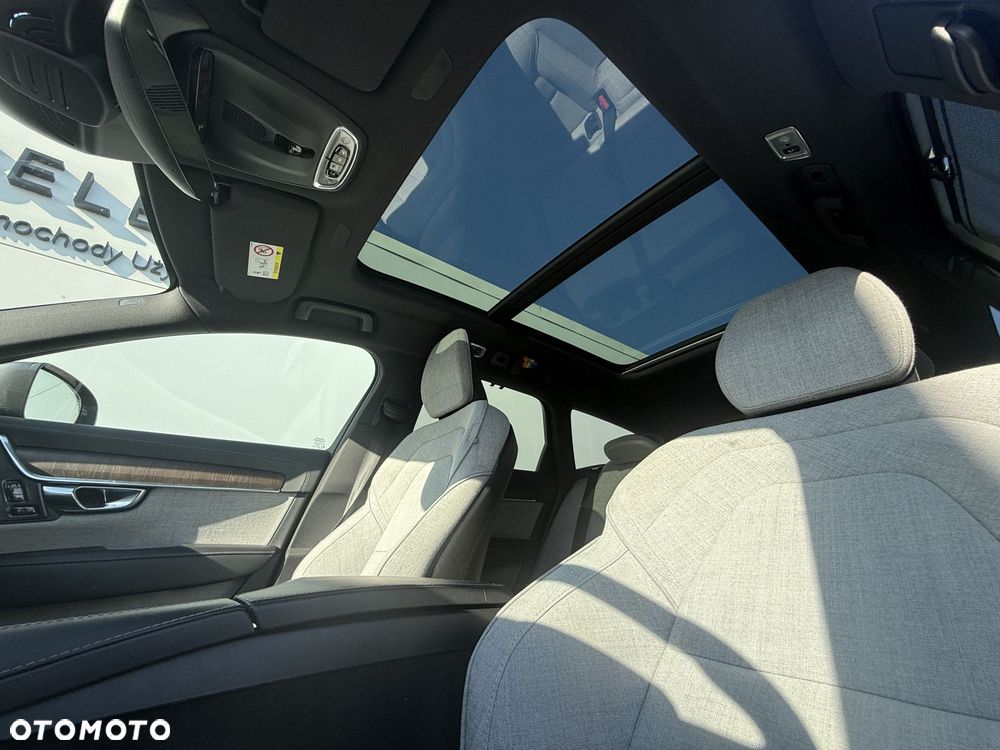 Volvo V90 Cross Country - 21