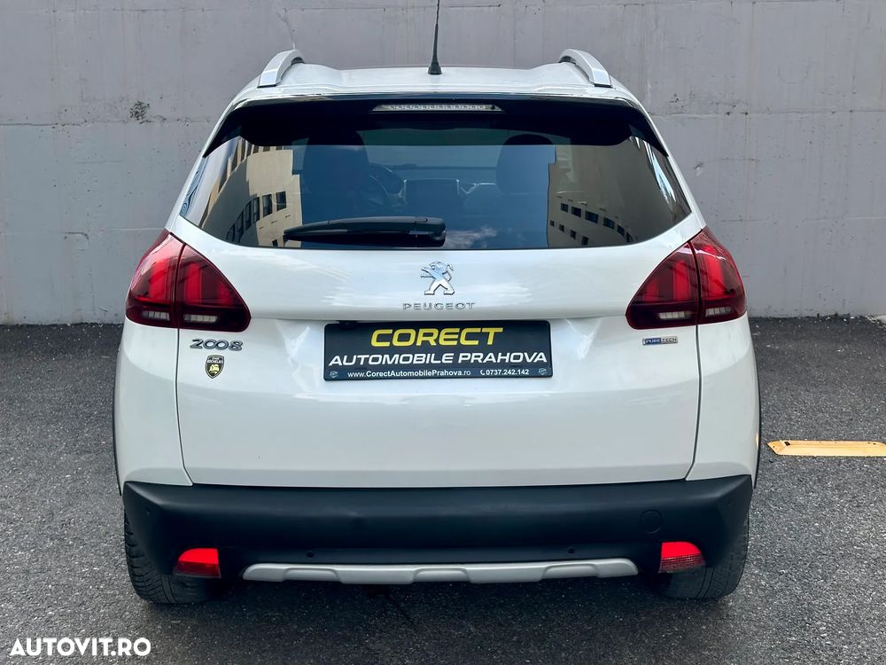 Peugeot 2008 - 12