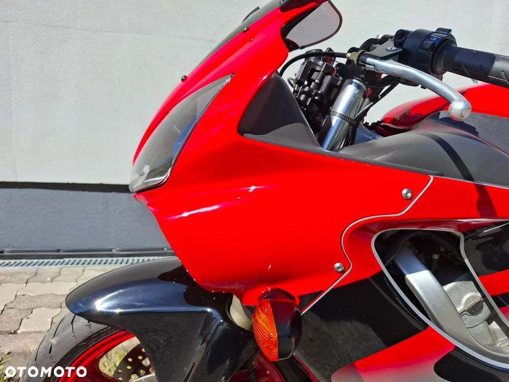 Honda CBR - 28