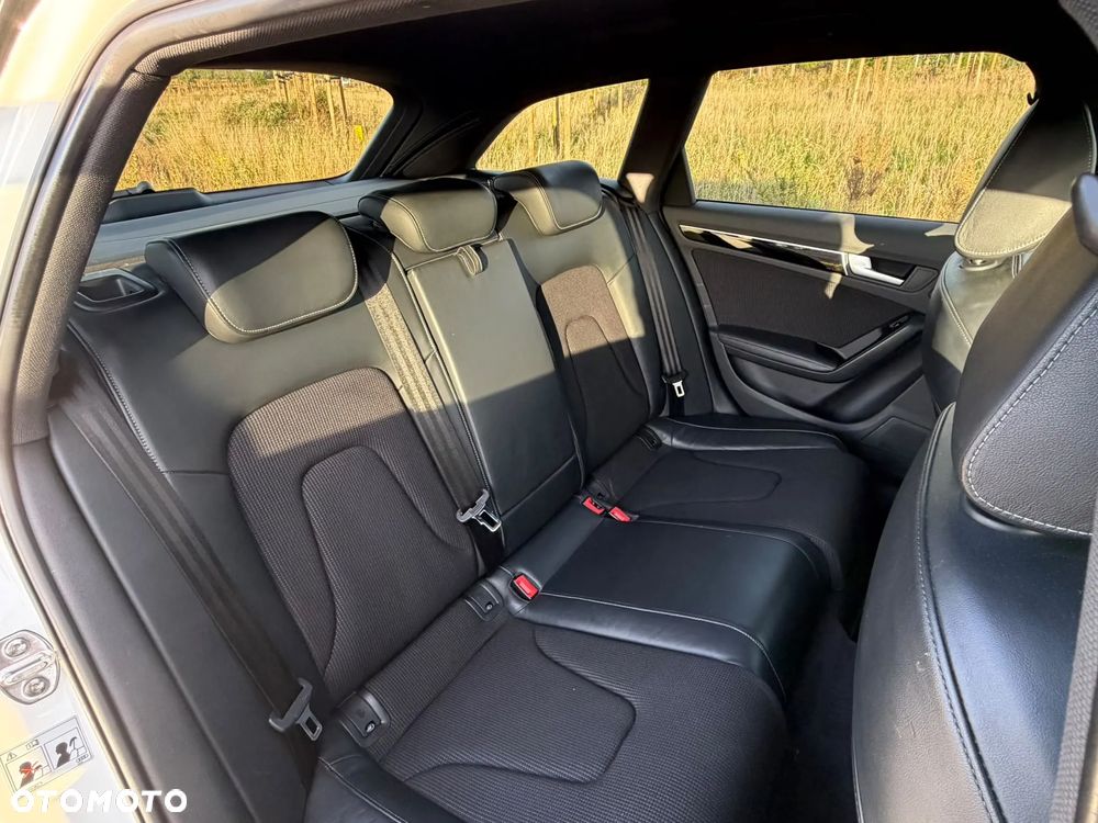 Audi A4 Avant - 32