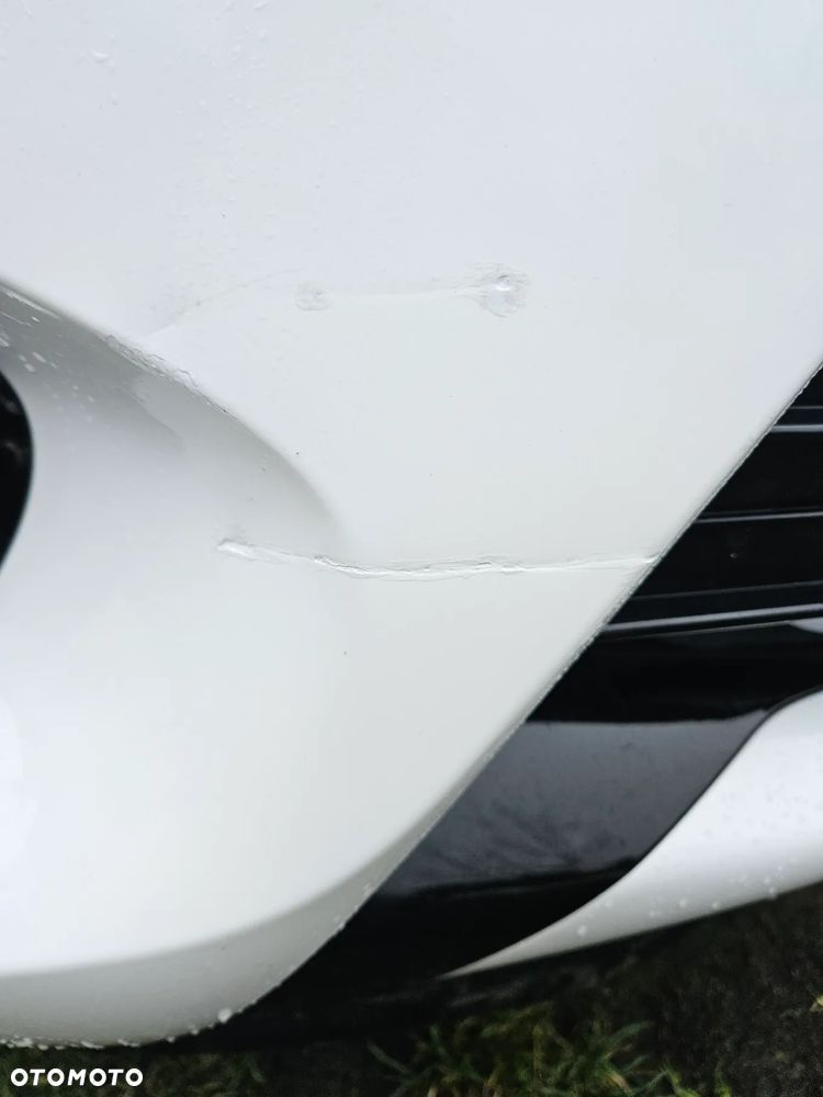 Toyota Yaris Hybrid 100 Selection - 35