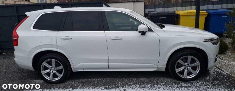 Volvo XC 90 D5 AWD Momentum - 4