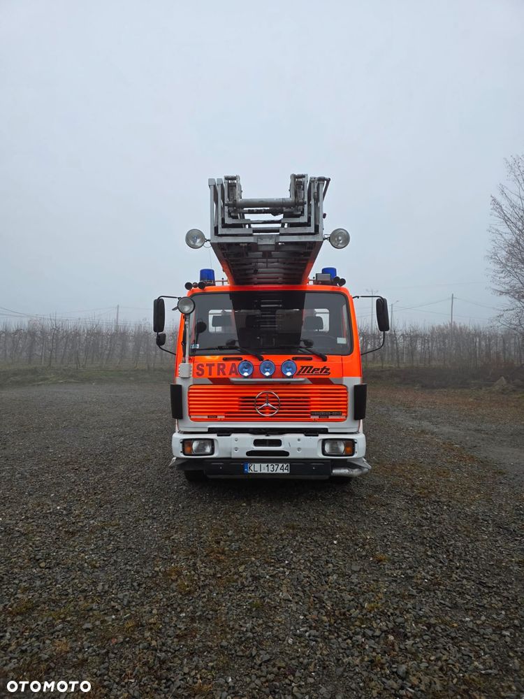 Mercedes-Benz 1422 - 15