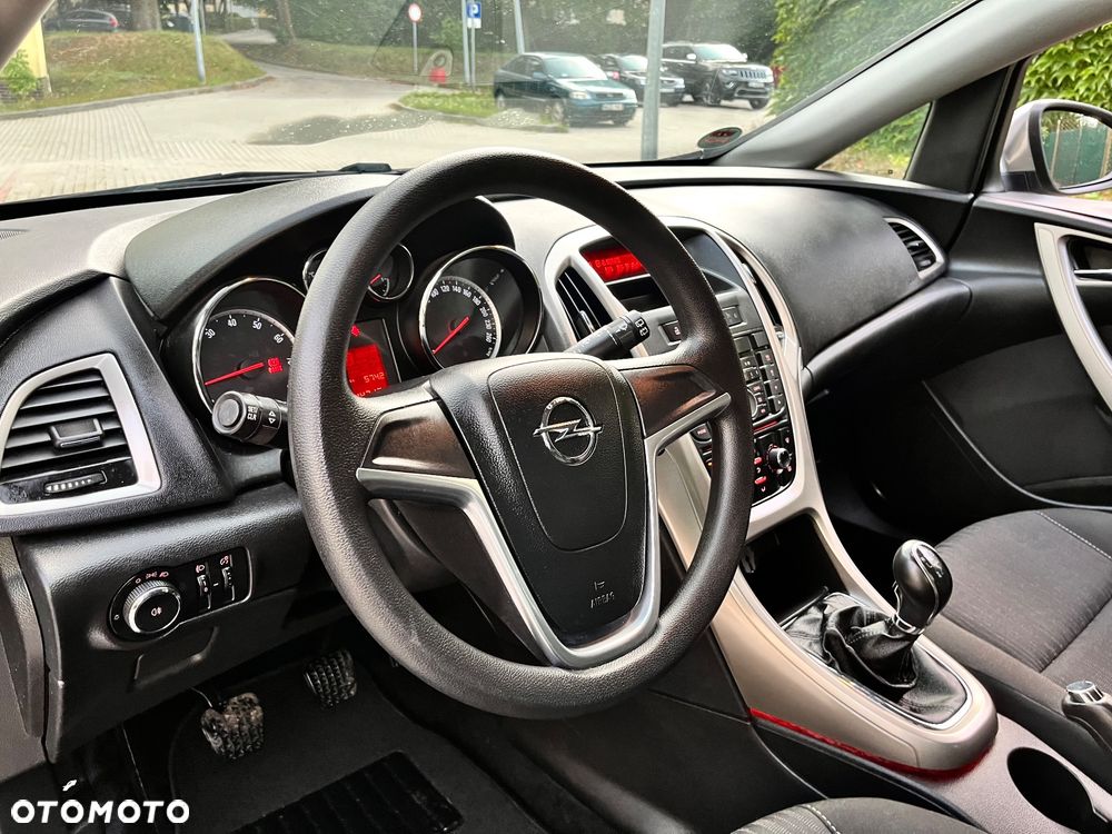 Opel Astra 1.6 Design Edition - 21