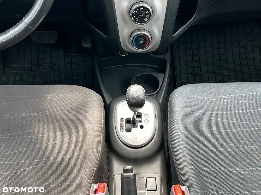 Toyota Yaris 1.3 Sol Premium MM - 16