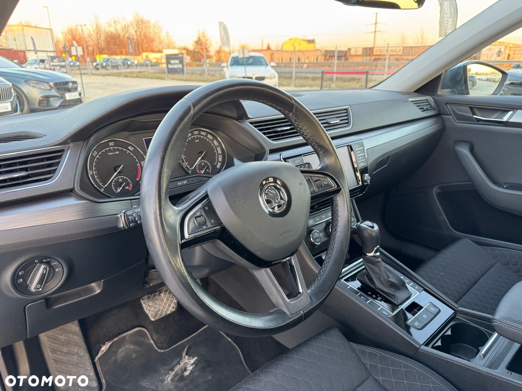 Skoda Superb 2.0 TDI Style DSG - 10