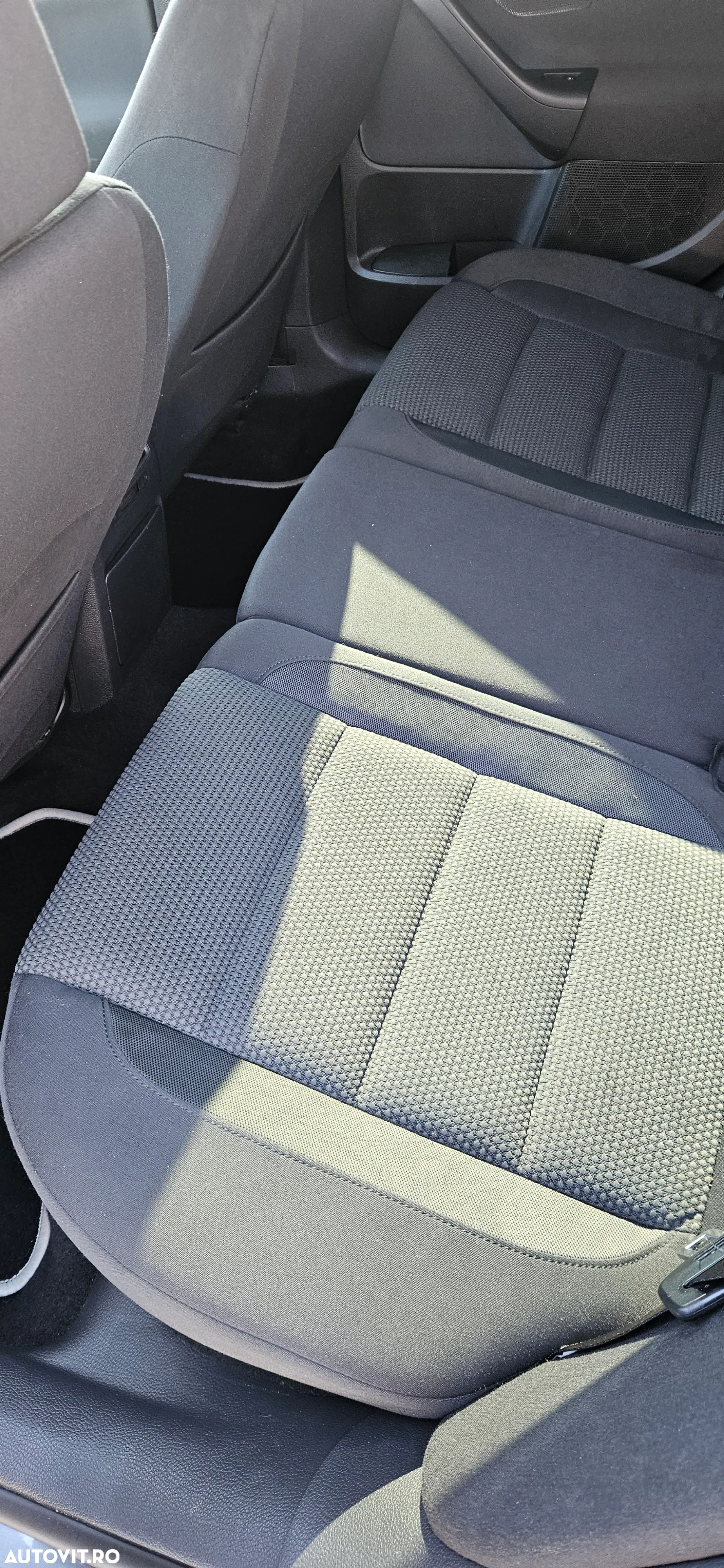 Volkswagen Golf 1.6 TDI 4Motion BlueMotion Technology Comfortline - 16