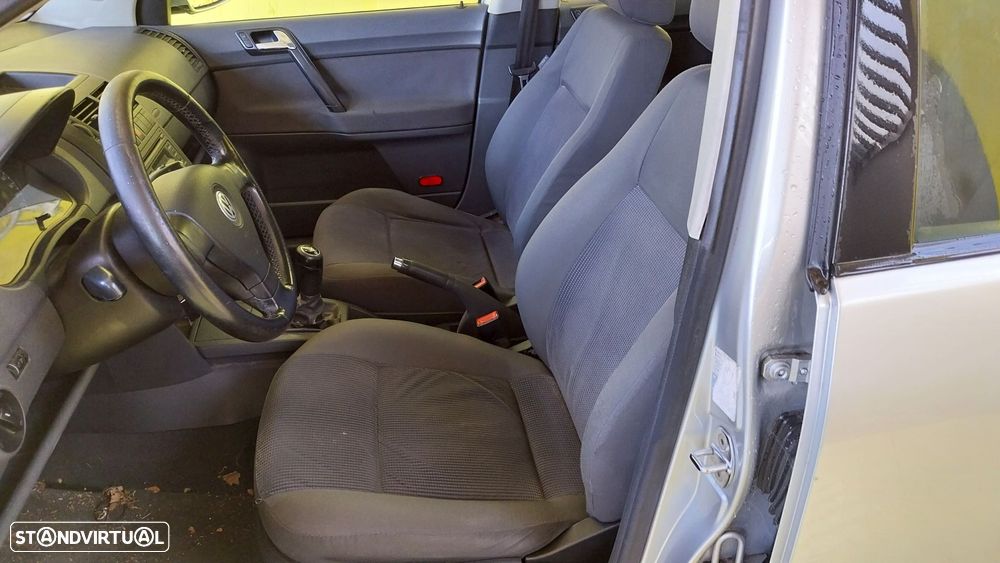 VW Polo 1.4 TDi Trendline - 8