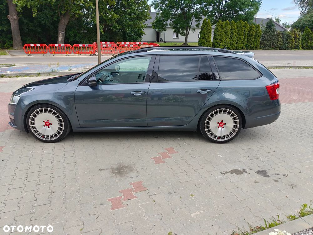 Skoda Octavia 2.0 TDI RS DSG - 2