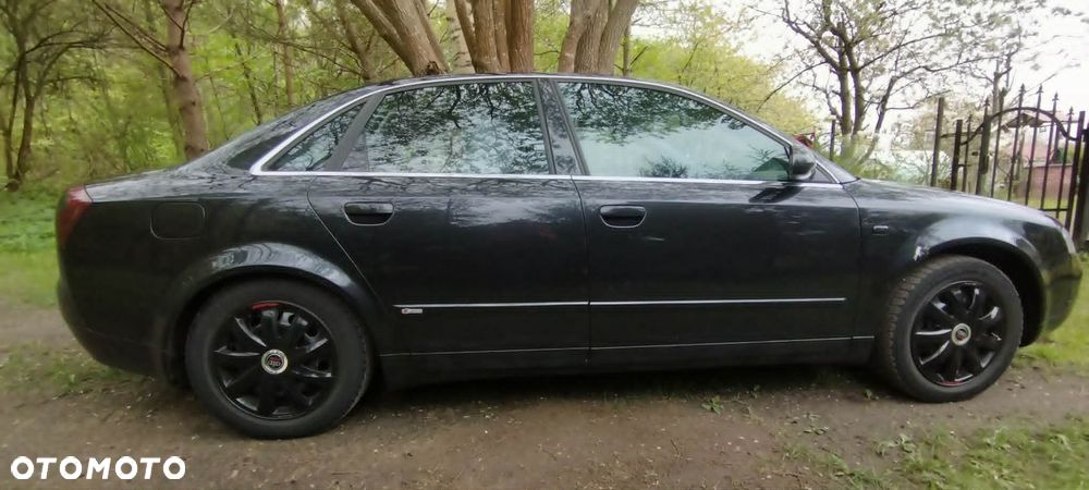 Audi A4 Limousine - 13
