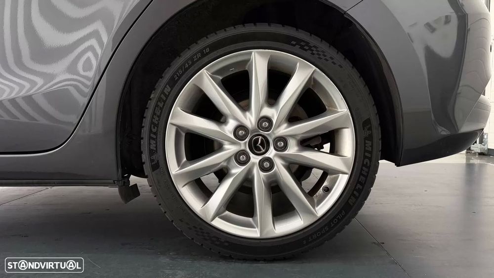 Mazda 3 Hatchback - 15
