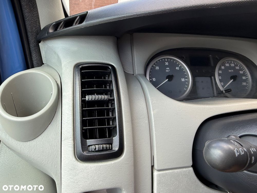 Opel Vivaro - 19