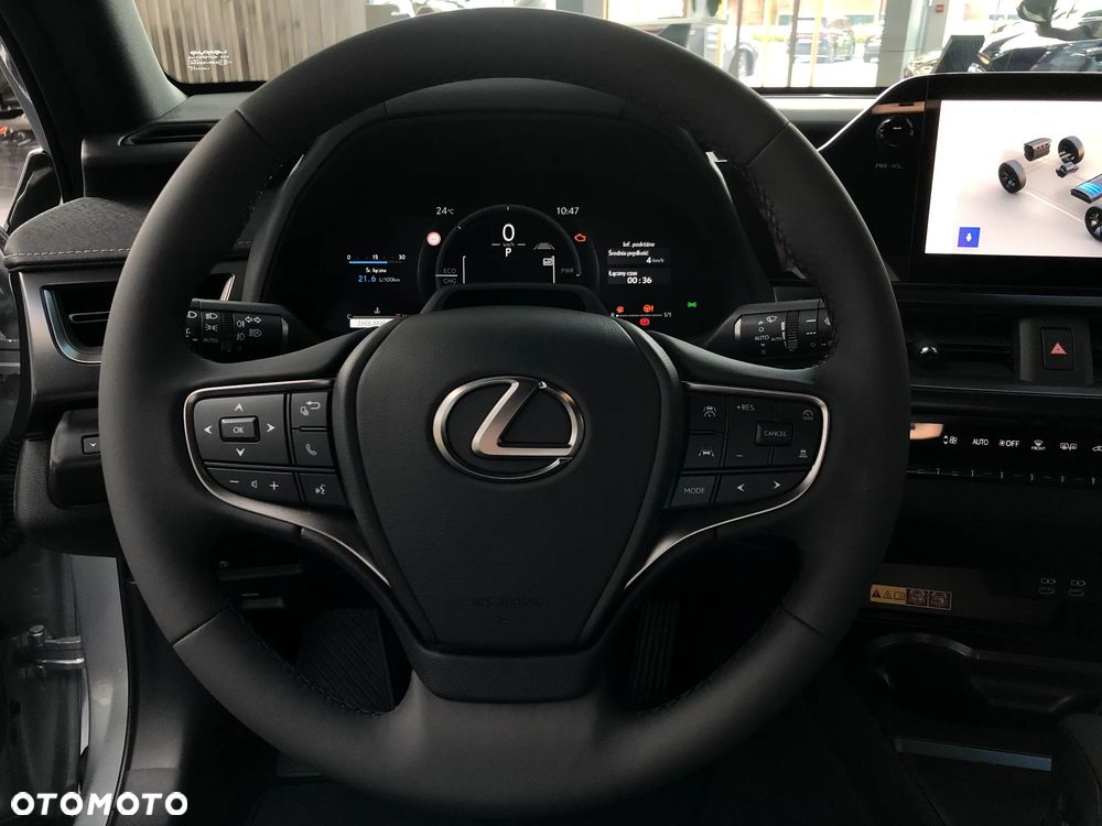 Lexus UX 300h Business - 11