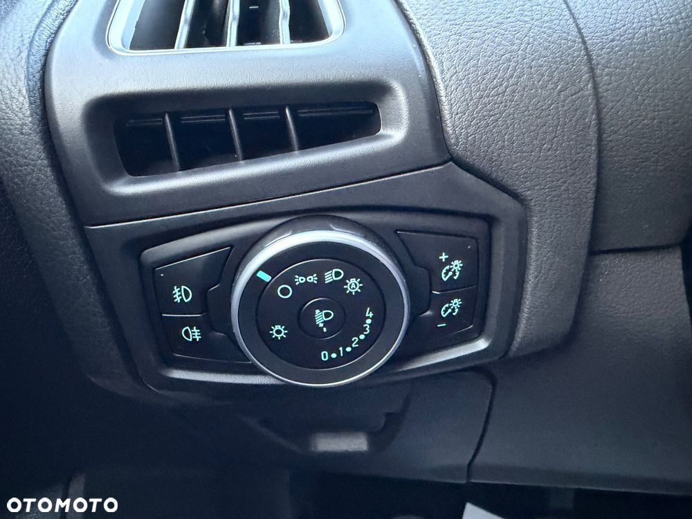 Ford Focus 1.0 EcoBoost Titanium - 23
