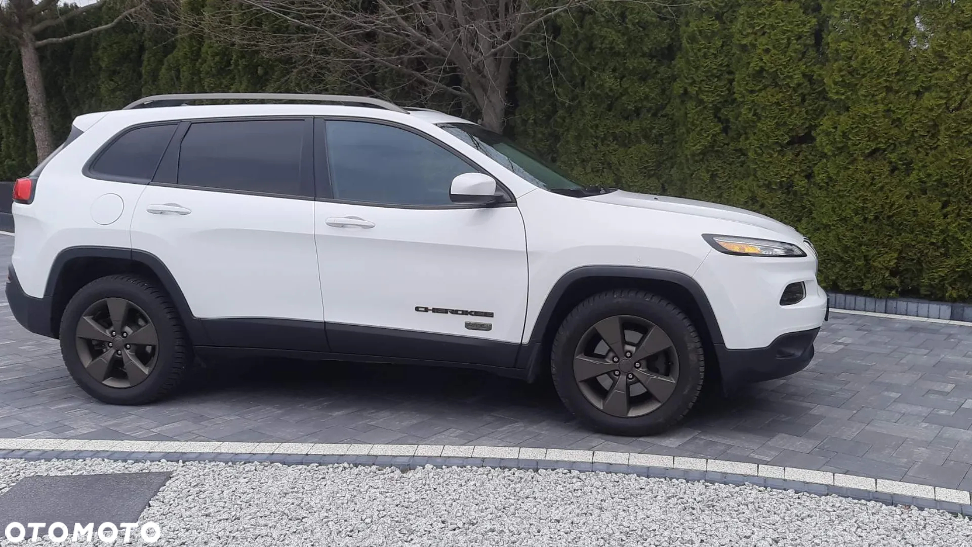 Jeep Cherokee - 3