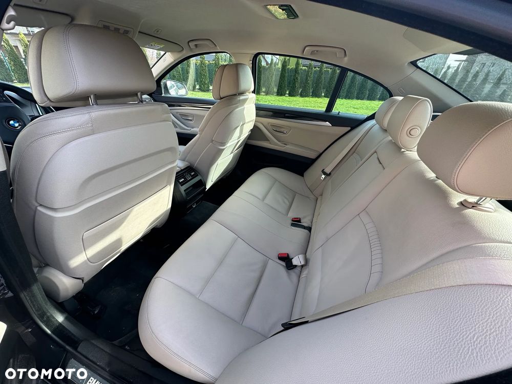 BMW Seria 5 530d xDrive Luxury Line - 15