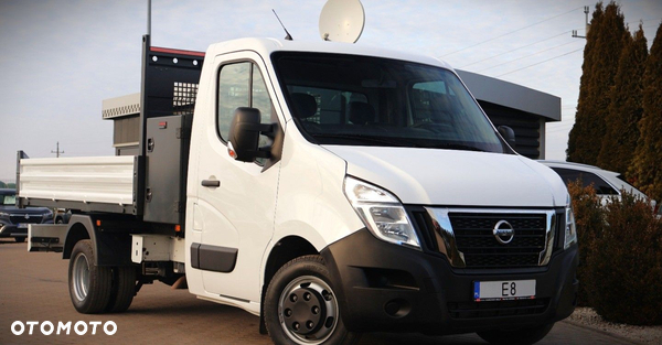 Nissan NV400
