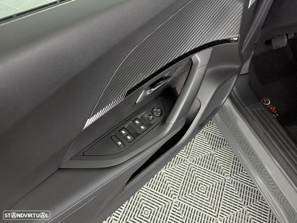 Peugeot e-2008 GT - 18