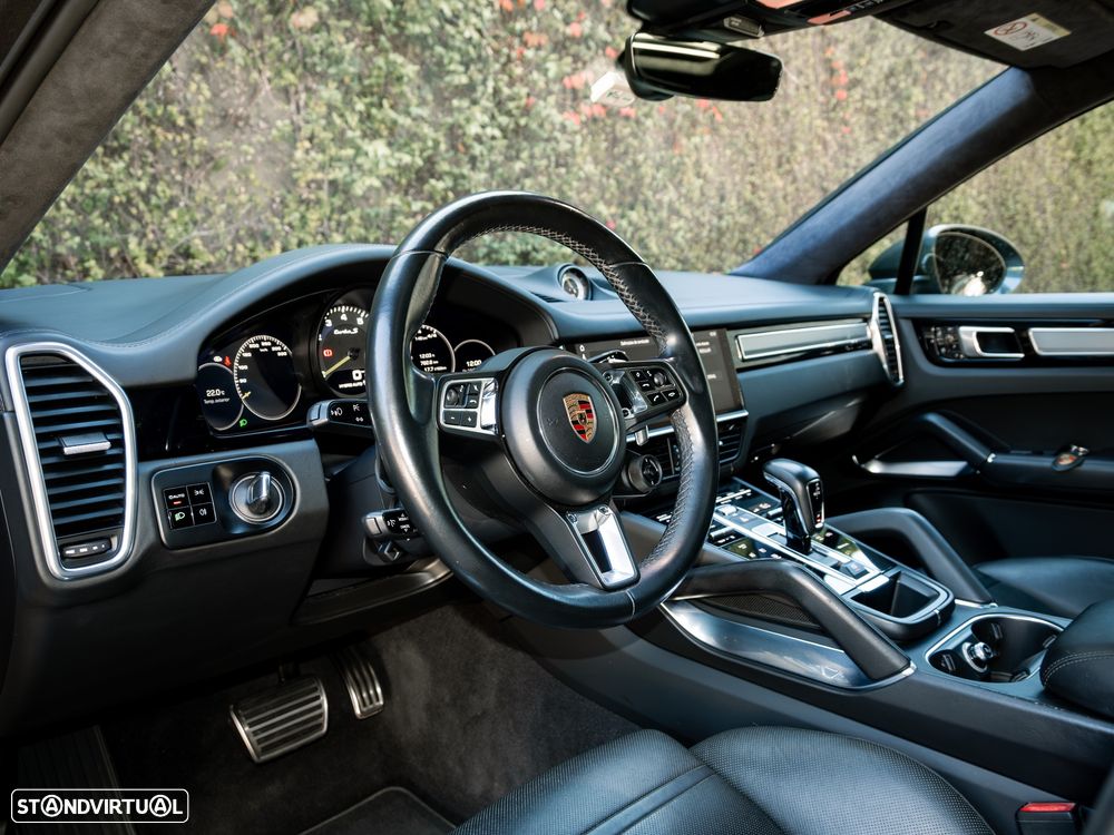Porsche Cayenne Coupé Turbo S E-Hybrid - 36