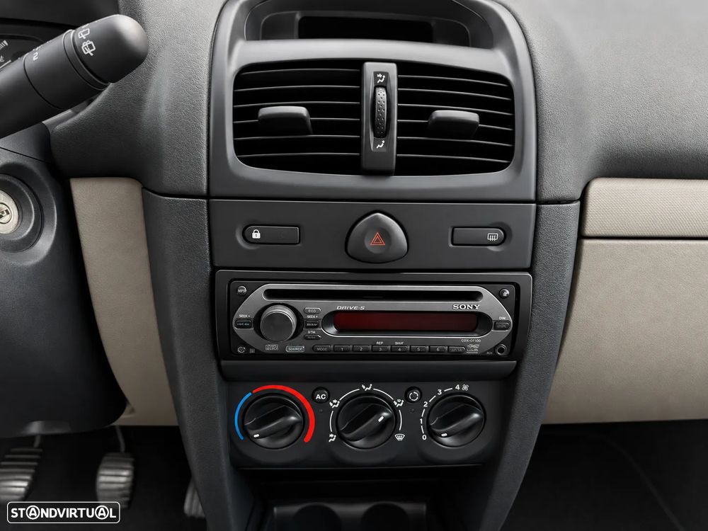 Renault Clio 1.2 16V SE Storia - 9