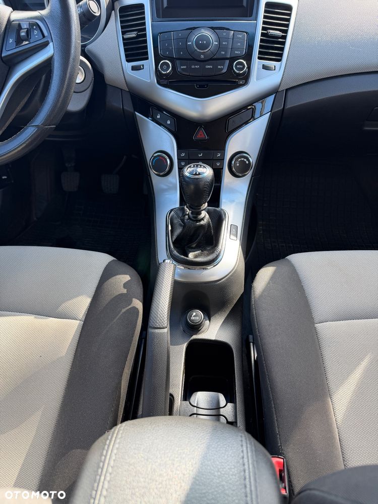 Chevrolet Cruze 1.6 - 13