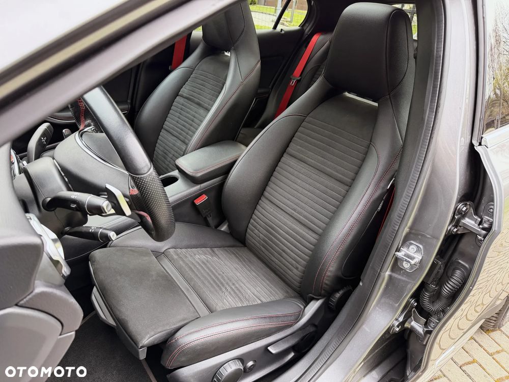 Mercedes-Benz GLA 200 7G-DCT AMG Line - 12