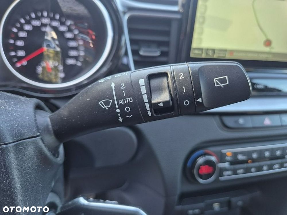 Kia Ceed - 36