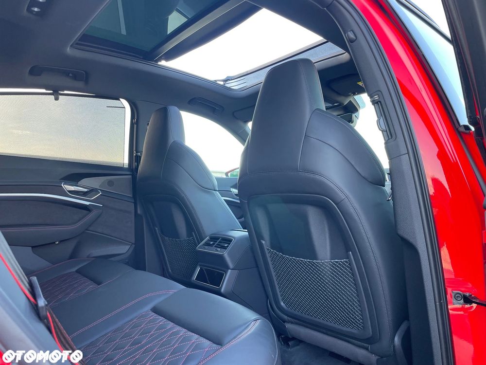 Audi Q8 Sportback e-tron - 26