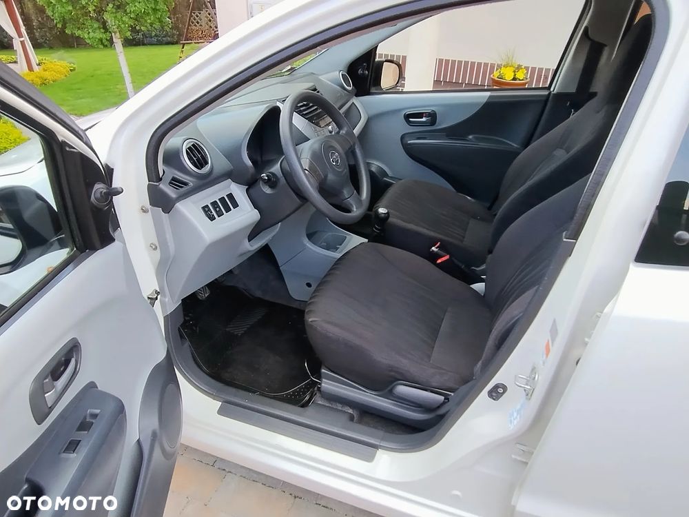 Nissan Pixo - 7