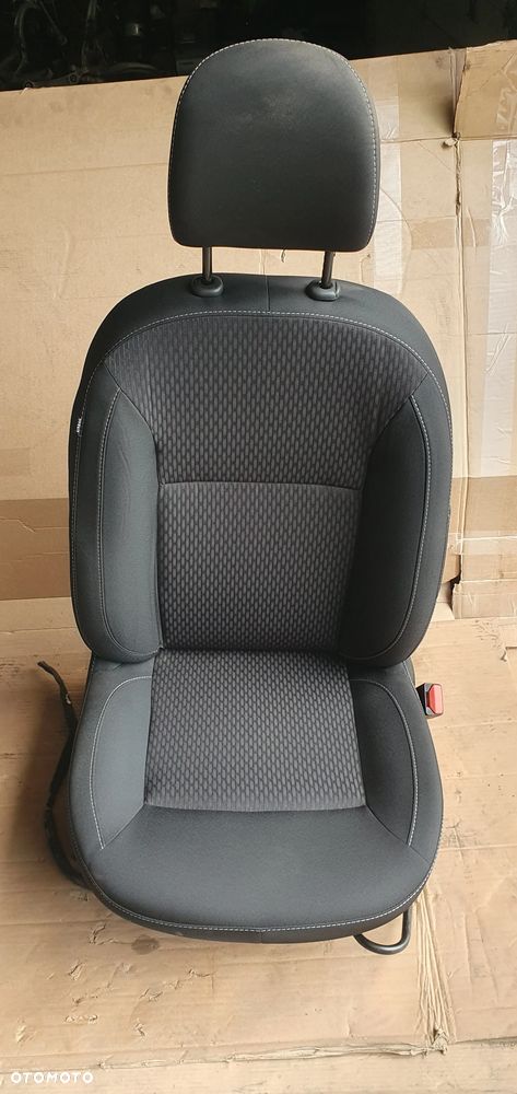 Fotel pasażera prawy przód przedni Dacia Logan II - 1