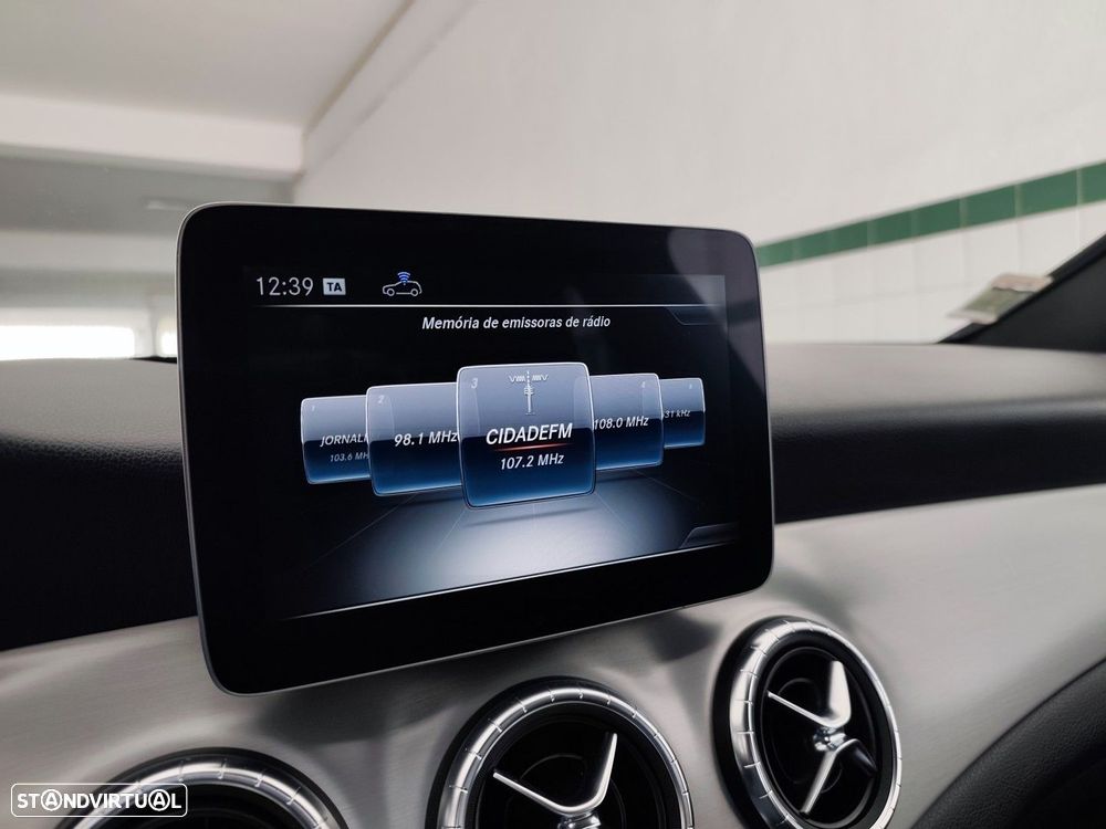 Mercedes-Benz CLA 180 d AMG Line - 25