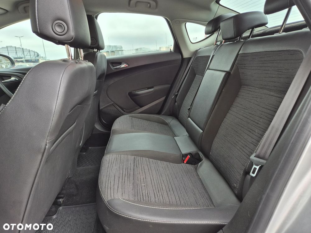 Opel Astra 1.4 T Executive EU6 - 6