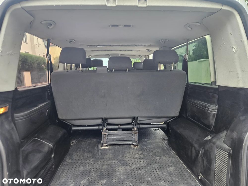 Volkswagen Caravelle - 7