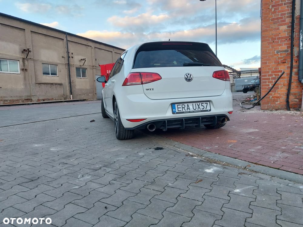 Volkswagen Golf 2.0 GTI - 3